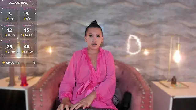 SHINYY STAR  online show from March 30, 2026, 7:59 pm