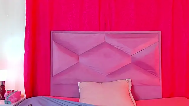 Snapshot of AleSweet chatting on February 12, 2026, 12:22 pm AleSweet online show from February 12, 2026, 12:22 pm