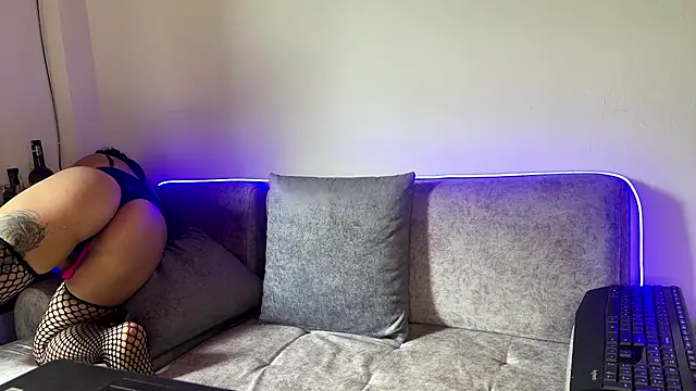 selenaln online show from February 15, 2026, 6:04 pm