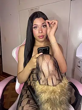 Snapshot of DollCamila chatting on April 19, 2026, 6:10 pm DollCamila online show from April 19, 2026, 6:10 pm
