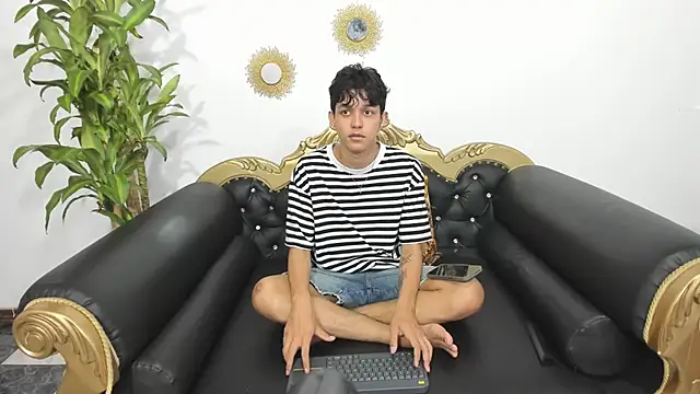 Snapshot of jisus_catt chatting on July 15, 2026, 1:44 am jisus catt online show from July 15, 2026, 1:44 am