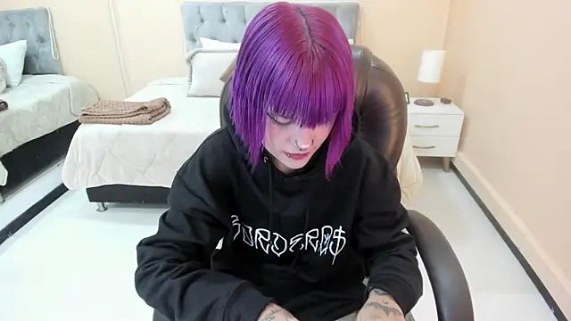 Bela Craxkerr online show from February 11, 2026, 12:32 pm