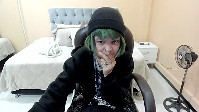 Bela Craxkerr online show from March 5, 2026, 12:45 pm