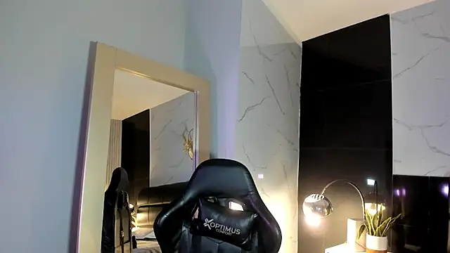 KomiCatt online show from February 18, 2026, 12:12 pm