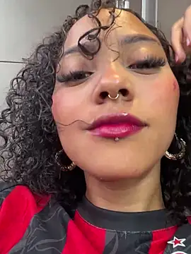 LizStorm  online show from June 18, 2026, 1:04 pm