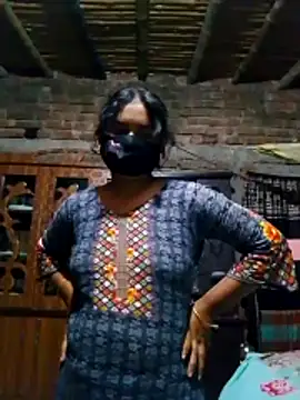 Hot Sweeti online show from April 1, 2026, 1:52 pm