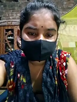 Snapshot of Hot_Sweeti chatting on April 17, 2026, 10:35 pm Hot Sweeti online show from April 17, 2026, 10:35 pm