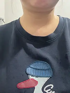 Donna9696 online show from April 5, 2026, 3:04 am