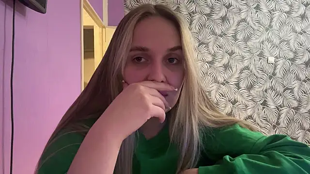 FelicidadChiariello online show from January 15, 2026, 1:37 pm