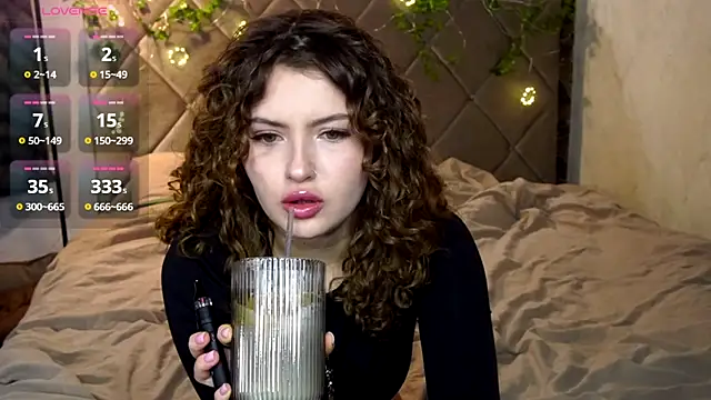 SueCurly online show from February 17, 2026, 9:21 pm