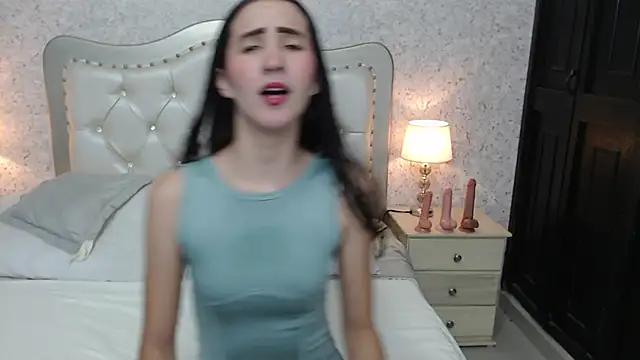 Snapshot of skinny_keily14 chatting on February 25, 2026, 12:04 pm skinny keily14 online show from February 25, 2026, 12:04 pm