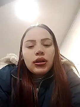 Snapshot of Crystaa12 chatting on February 17, 2026, 12:01 pm Crystaa12 online show from February 17, 2026, 12:01 pm