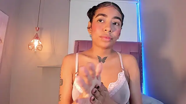 Scarlet Vixen  online show from March 31, 2026, 12:38 pm