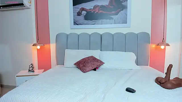 EmmaBoyd online show from March 6, 2026, 11:50 am