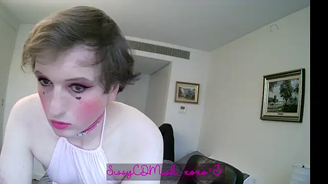 Snapshot of SissyCDMish chatting on July 15, 2026, 1:11 am SissyCDMish online show from July 15, 2026, 1:11 am