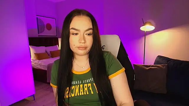 tinafox  online show from February 13, 2026, 8:21 am