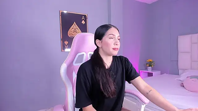 Sofia  Salazar online show from February 19, 2026, 12:23 pm