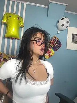 VanessaDoofenshmirtz online show from June 24, 2026, 8:41 pm