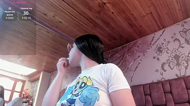 Snapshot of valeri_sotoo chatting on April 22, 2026, 1:23 pm valeri sotoo online show from April 22, 2026, 1:23 pm