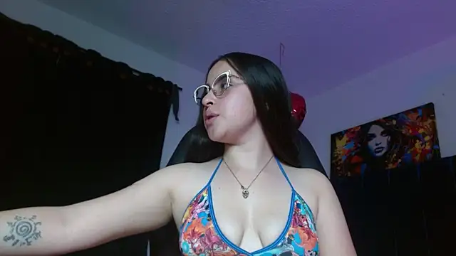 Snapshot of valeri_sotoo chatting on June 1, 2026, 1:24 pm valeri sotoo online show from June 1, 2026, 1:24 pm