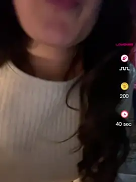 Snapshot of Raven__5 chatting on June 9, 2026, 7:58 pm Raven 5 online show from June 9, 2026, 7:58 pm