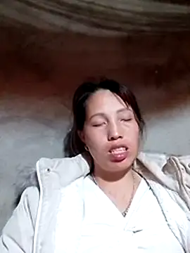 Gummiesu online show from April 1, 2026, 1:52 pm