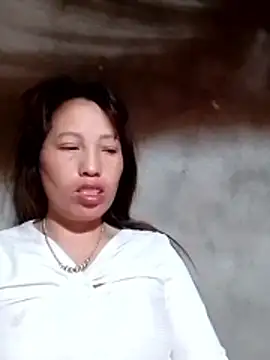 Gummiesu online show from April 11, 2026, 8:02 pm