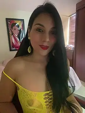 Snapshot of Miaswwe chatting on July 18, 2026, 4:11 pm Miaswwe online show from July 18, 2026, 4:11 pm
