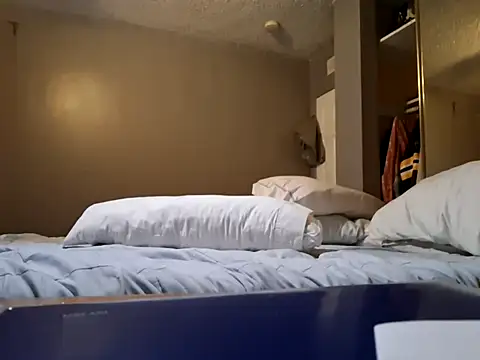 Hrnymanedawg13 online show from February 2, 2026, 8:46 am