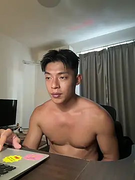 Yooo17 online show from July 28, 2026, 8:43 am