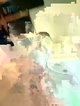 Snapshot of CcincoVilla chatting on June 12, 2026, 6:18 pm CcincoVilla online show from June 12, 2026, 6:18 pm