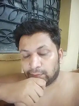 Pravin9562 online show from April 8, 2026, 6:52 pm