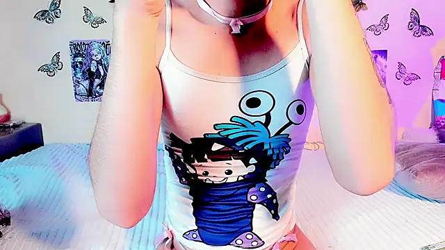 Miss-Saraii online show from April 10, 2026, 4:23 pm