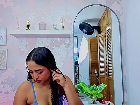 Emma Thompssonn online show from February 2, 2026, 12:04 pm