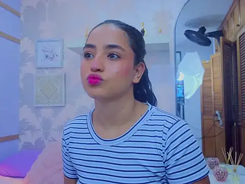 Emma Thompssonn online show from March 9, 2026, 11:47 am