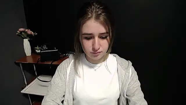 Sunny siren online show from March 27, 2026, 1:44 pm