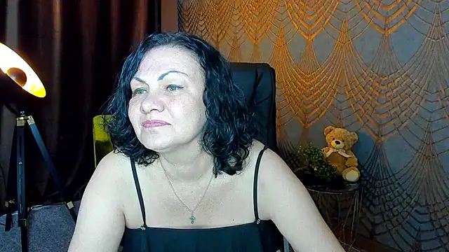 IrissMoon online show from June 29, 2026, 5:24 pm