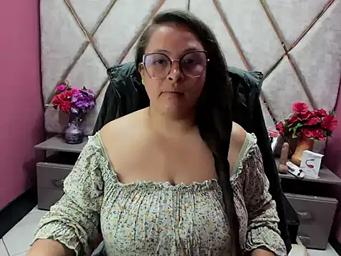 Sarah Boobs  online show from January 15, 2026, 4:00 pm