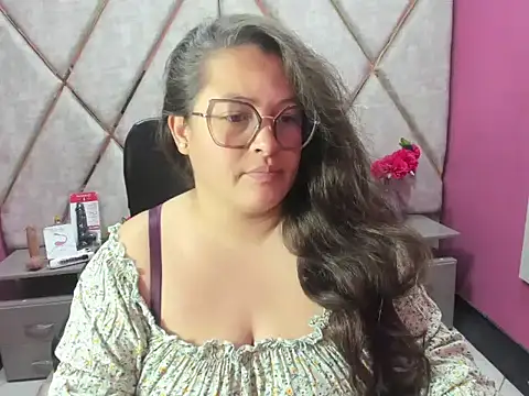 Sarah Boobs  online show from April 11, 2026, 3:33 am