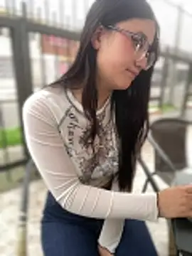 Snapshot of StrawberryPink_ chatting on March 17, 2026, 11:35 am StrawberryPink online show from March 17, 2026, 11:35 am