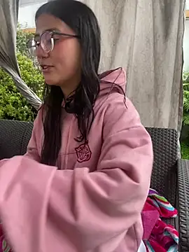 Snapshot of StrawberryPink_ chatting on March 18, 2026, 11:35 am StrawberryPink online show from March 18, 2026, 11:35 am