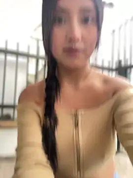 Snapshot of StrawberryPink_ chatting on April 9, 2026, 11:26 am StrawberryPink online show from April 9, 2026, 11:26 am