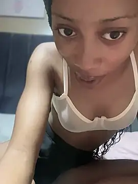 Snapshot of diamond_Ines chatting on February 3, 2026, 12:42 am diamond Ines online show from February 3, 2026, 12:42 am