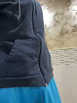 piccolo2002 online show from April 5, 2026, 7:27 am