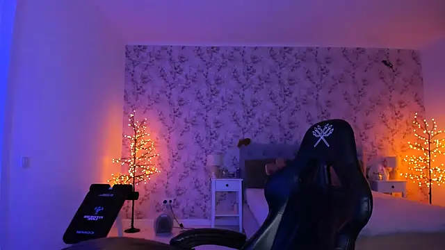 Hot Molly5 online show from April 10, 2026, 6:34 pm