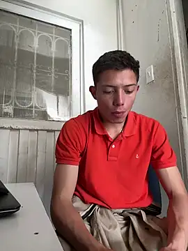santiObrero online show from June 25, 2026, 2:54 pm