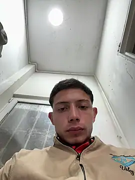 santiObrero online show from July 9, 2026, 2:54 pm