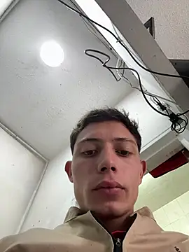 santiObrero online show from July 10, 2026, 3:36 pm