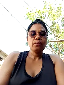 Snapshot of Yandris_1212 chatting on February 3, 2026, 2:33 pm Yandris 1212 online show from February 3, 2026, 2:33 pm