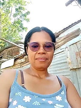 Snapshot of Yandris_1212 chatting on February 15, 2026, 2:14 pm Yandris 1212 online show from February 15, 2026, 2:14 pm